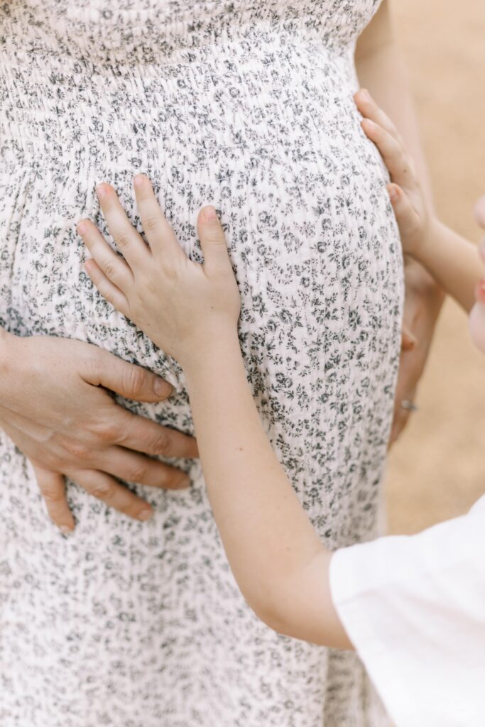 outdoor maternity photos