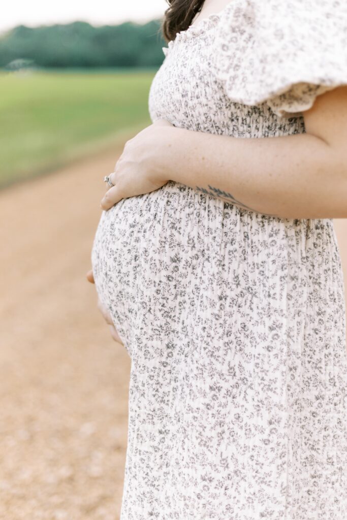 outdoor maternity photos