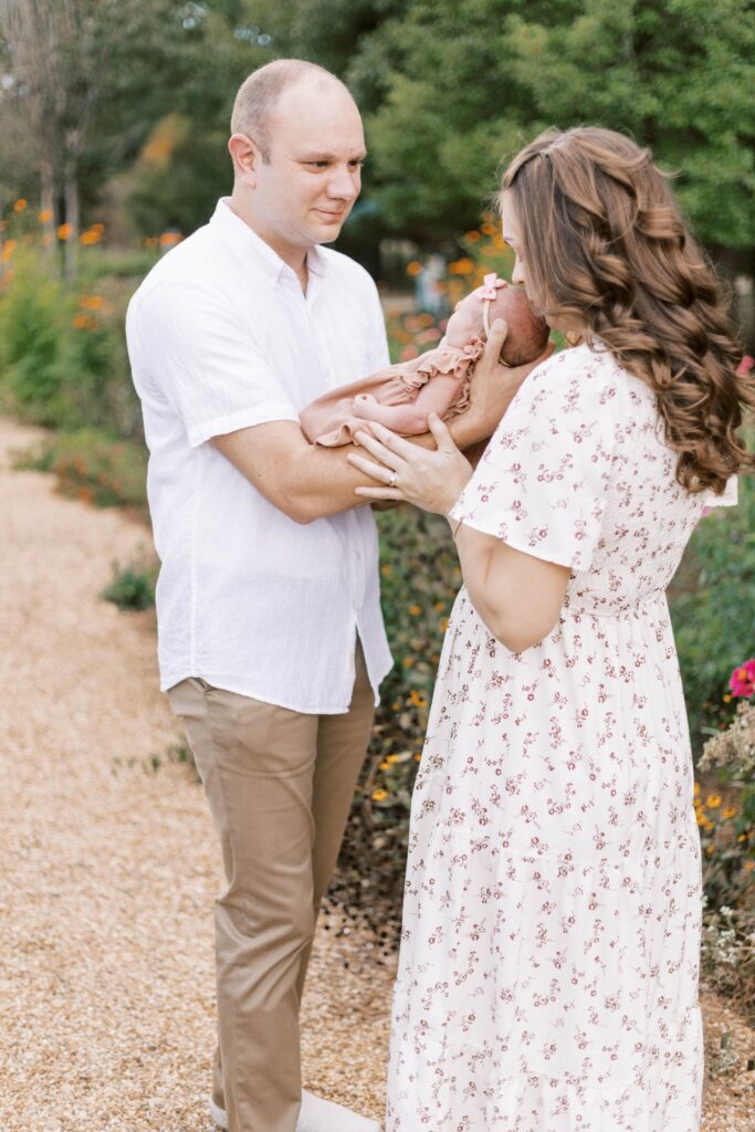 garden newborn photos