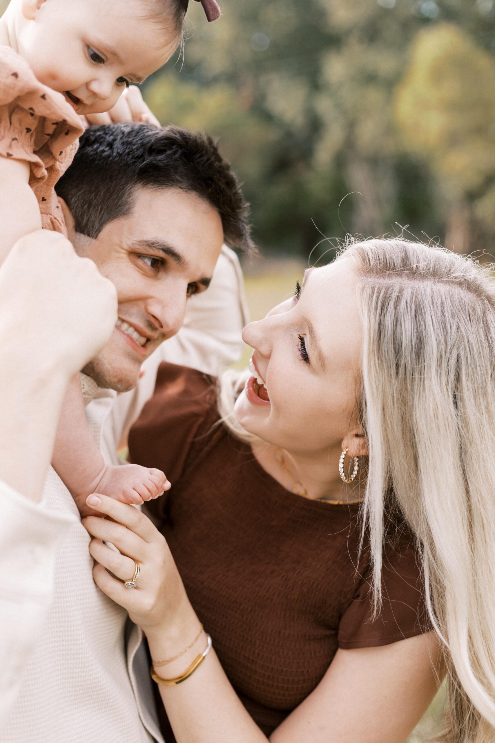 fall family photos in field