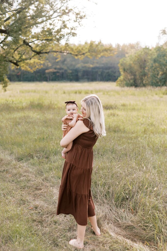 fall family photos in field