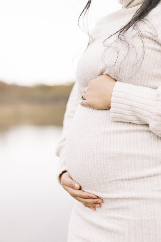 outdoor winter little rock maternity photos