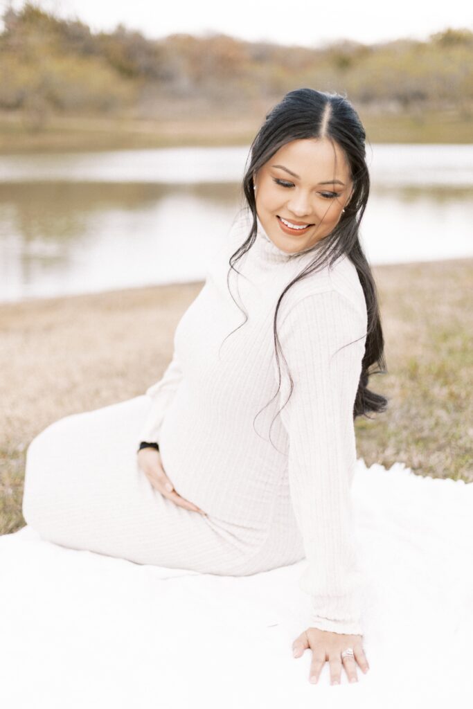 outdoor winter little rock maternity photos