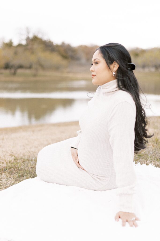 outdoor winter little rock maternity photos