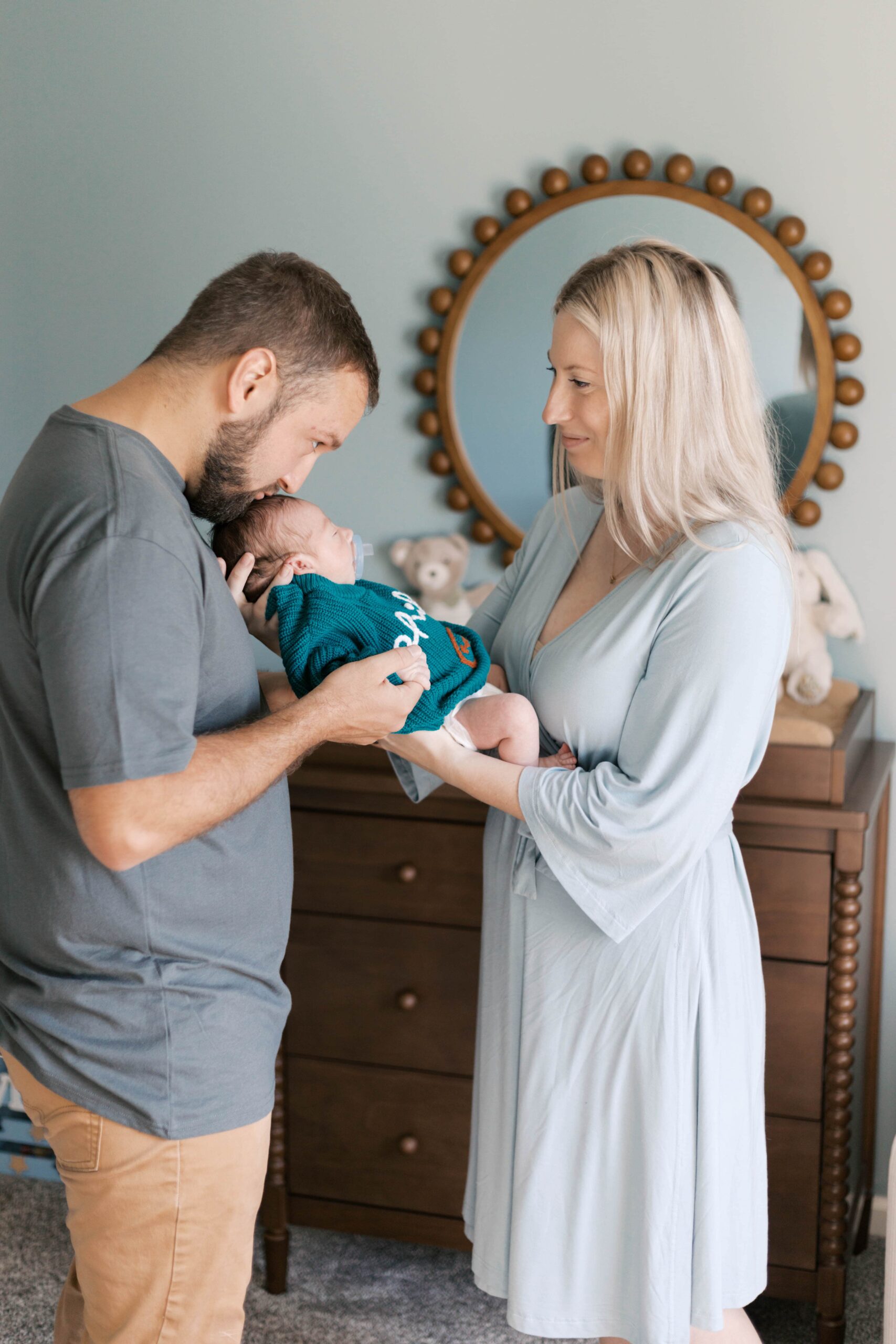 Family newborn photos at home in Peoria Illinois