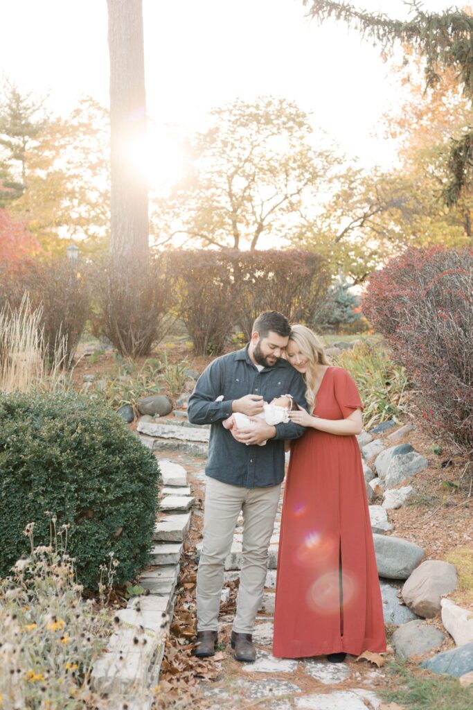 peoria illinois newborn photographer-13 copy-min parens looking at newborn daughter in peoria illinois newborn photos