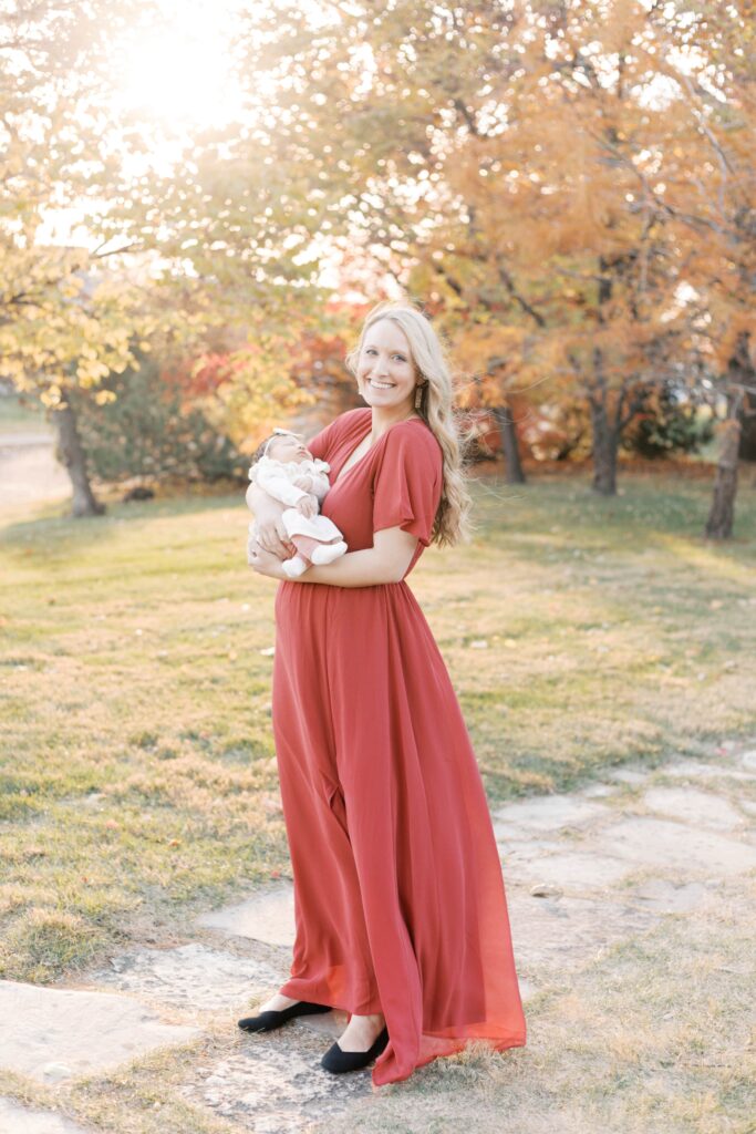 peoria illinois newborn photographer-28 copy-min mom holding baby in peoria illinois photos