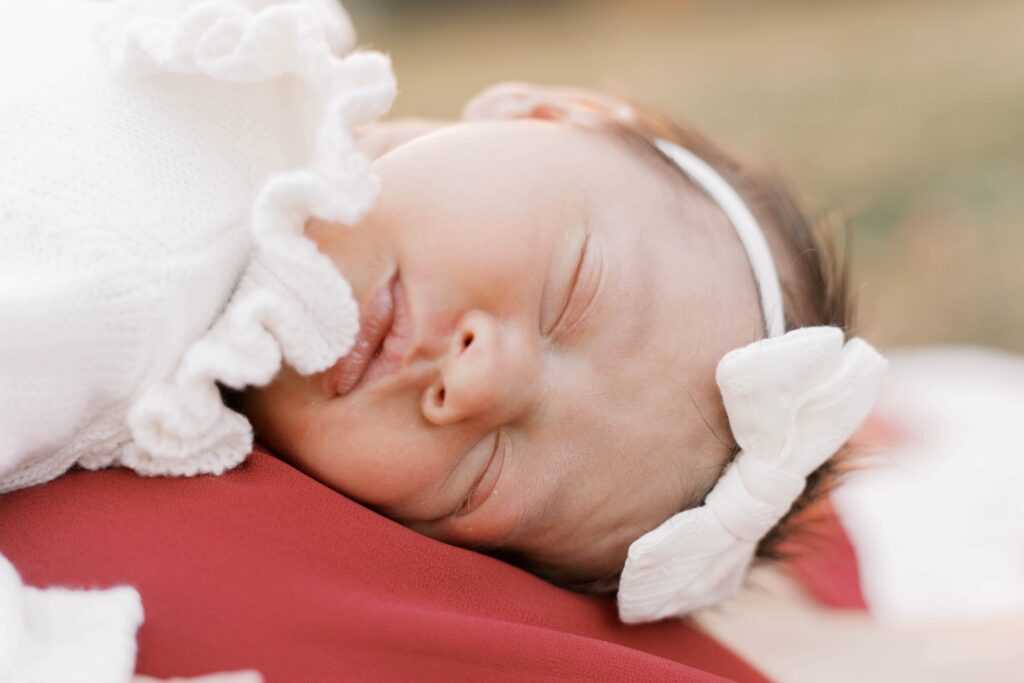 fall outdoor newborn photos in peoria illinois